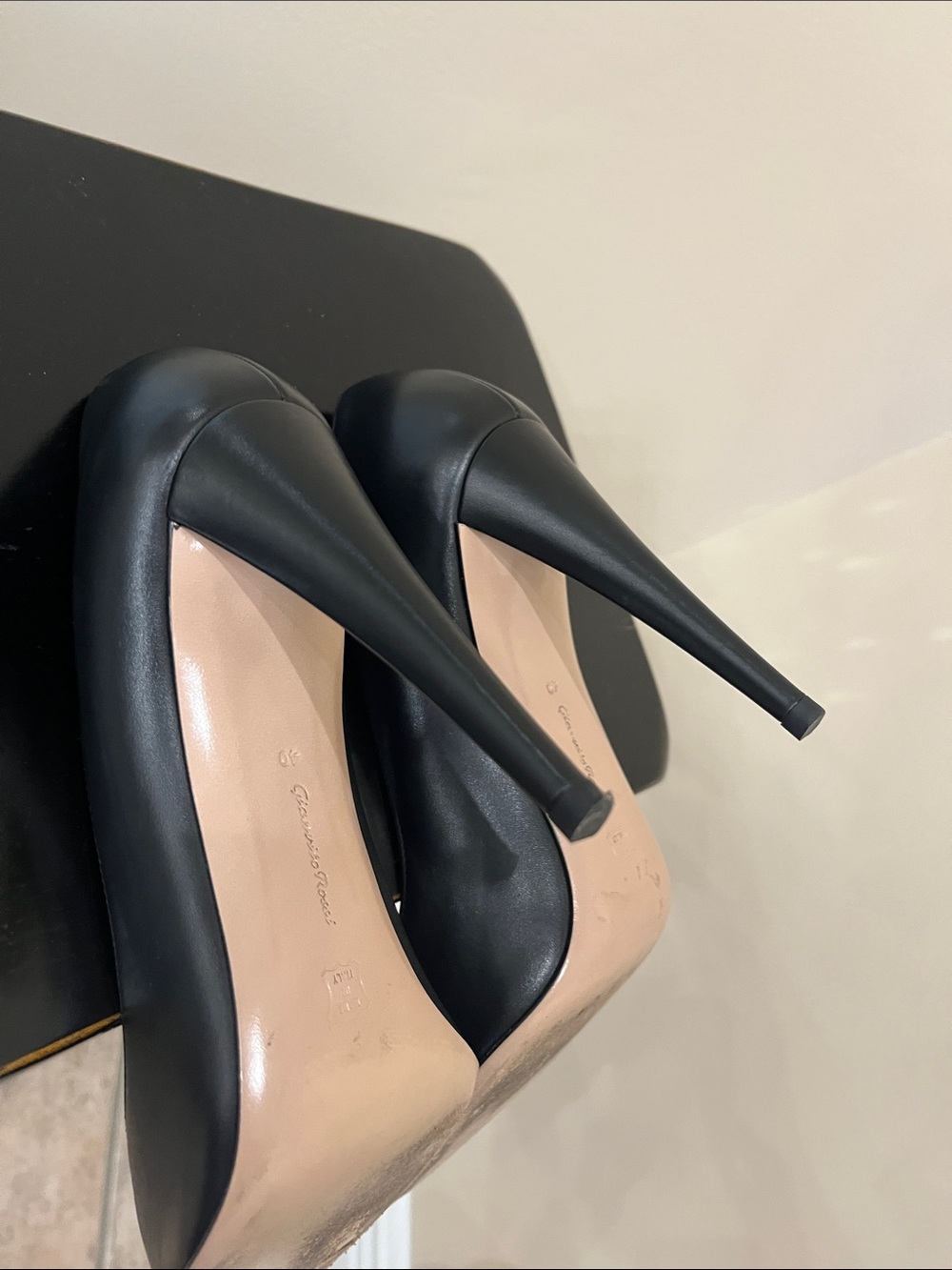 Gianvito Rossi Scarlett Black Leather Stiletto Pumps - Size 40 EU - Picture 13 of 16